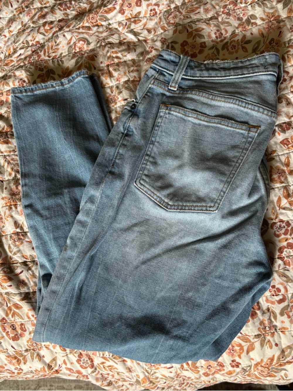 Abercrombie & Fitch The Skinny High Rise Jeans